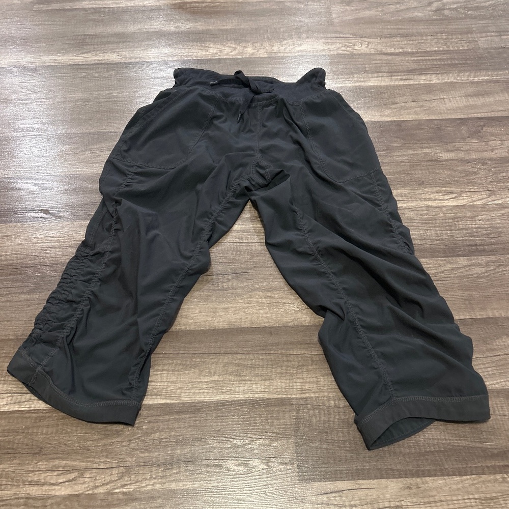 * 🤑💰🤑 3/$10.00 budle item 🤑💰🤑 Capri cargo pants